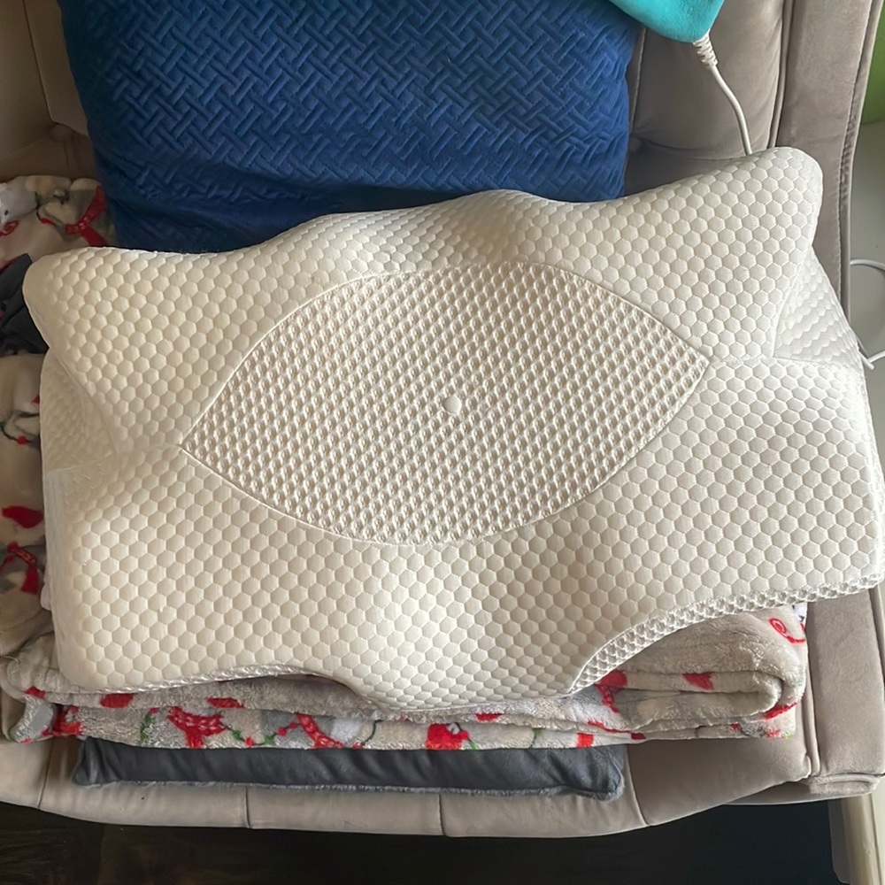 Elviros Deep Sleep Cervical Memory Foam Pillow